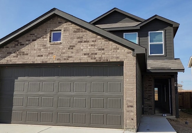 Building Photo - 10607 Aqueduct Crk