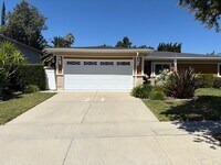 Building Photo - Prime Lake Lindero Leasing Opportunity!