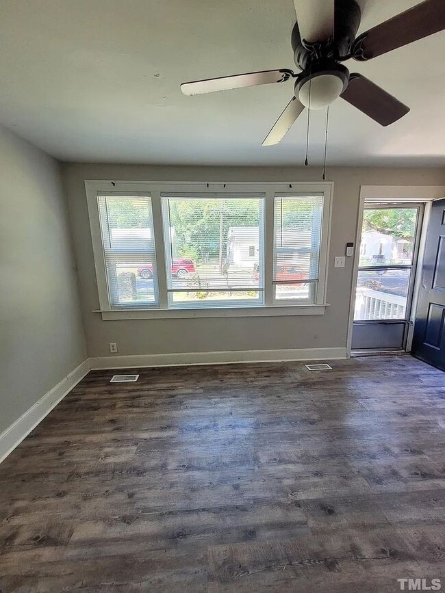 Building Photo - Gorgeous One Bedroom Home Coming soon!