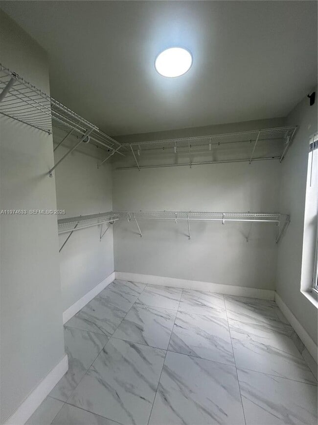 Building Photo - 6036 Buchanan St