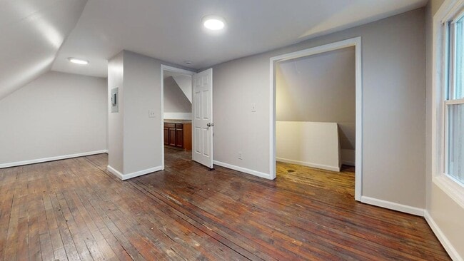 Building Photo - 3505 Meyer Ave