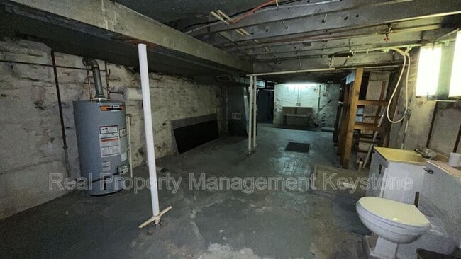 Building Photo - 1271 Lewis St