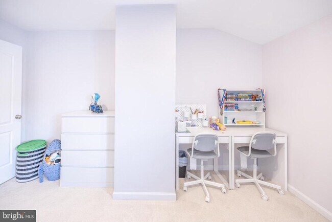 Building Photo - 8727 Raleigh Mews