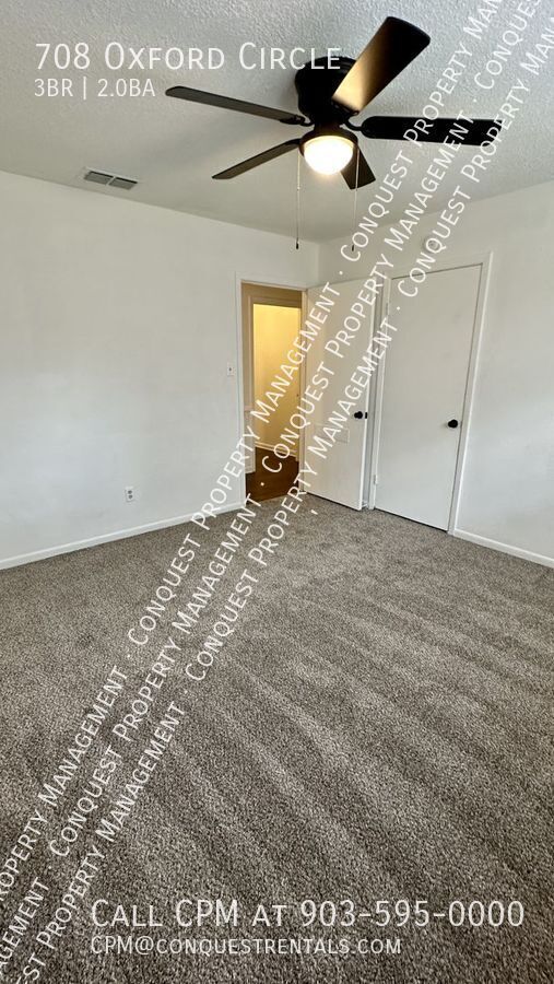 Building Photo - 708 Oxford Cir