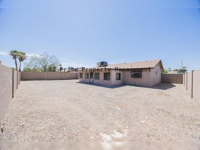 Building Photo - 9358 W Sanna St