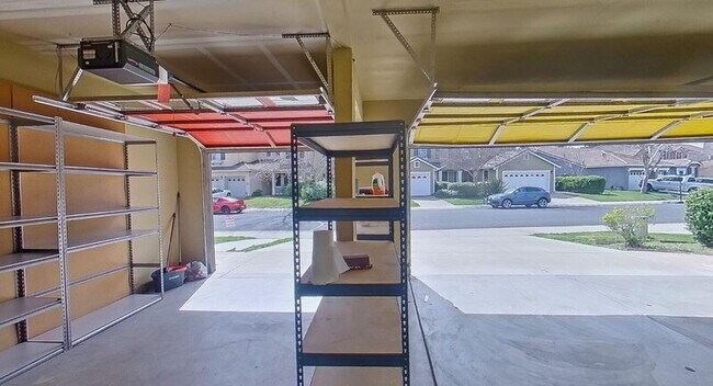 Building Photo - 1692 Woodhaven Cir