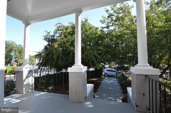 Building Photo - 720 K St NE