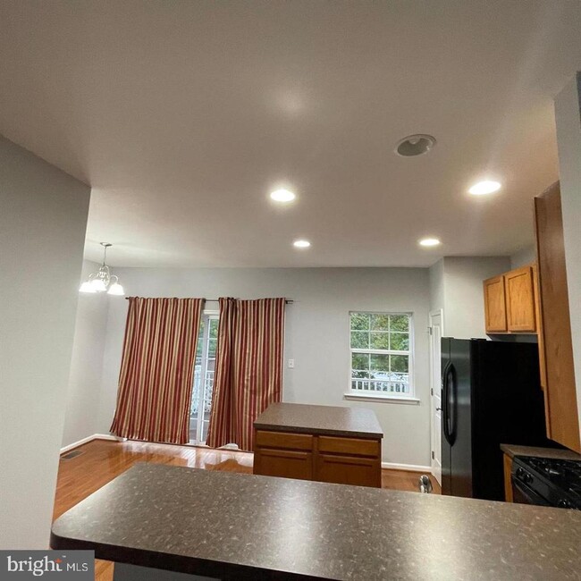 Building Photo - 129 Winterberry Way