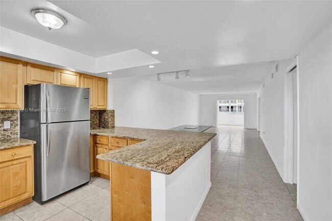 Building Photo - 3100 NE 49th St