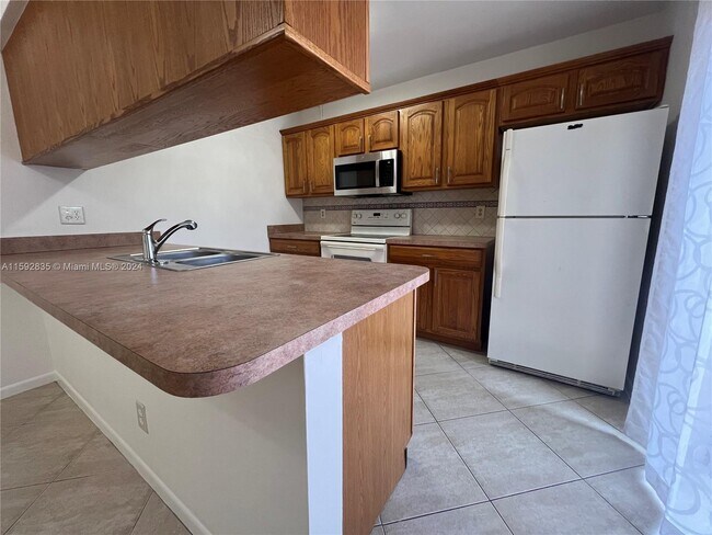 Building Photo - 773 SW 120th Way