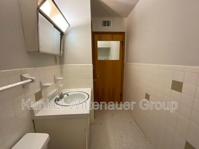 Building Photo - 522 N 38th St