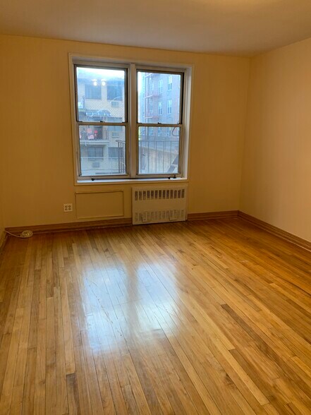 Building Photo - 2665 Homecrest Ave