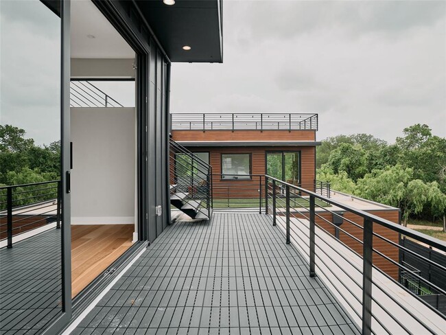 Building Photo - 412 Kemp St