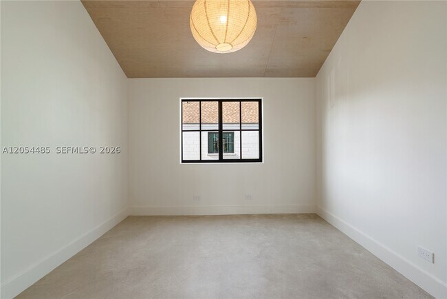 Building Photo - 3620 Plaza