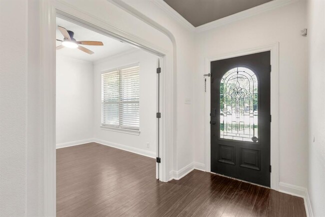 Building Photo - 135 Clematis Ct