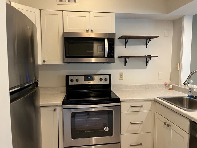 Kitchen - 6672 Pondside Cir