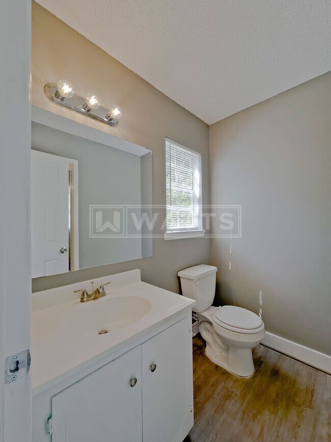 Building Photo - 3-Bed, 2-Bath Split-Level Home in Alabaster