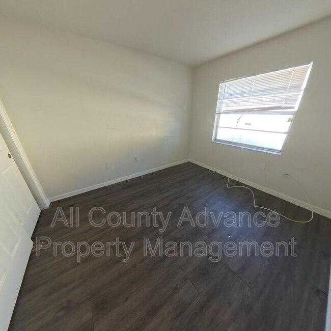 Building Photo - 4911 E Temple Heights Rd