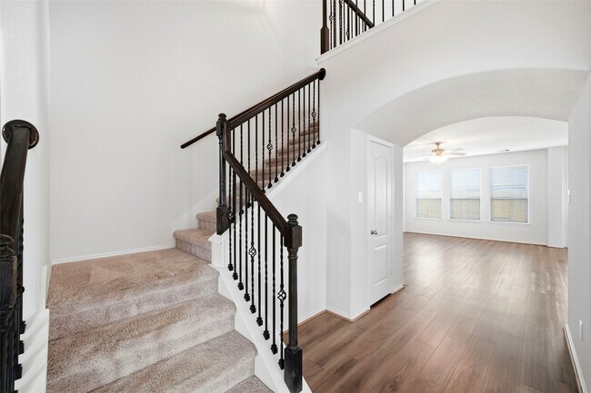 Building Photo - 5309 Camerford Ct