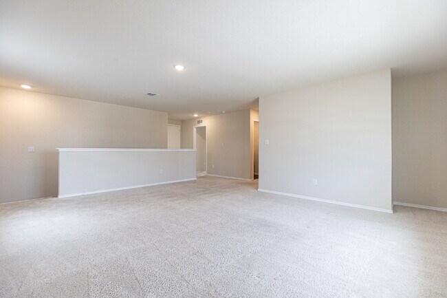 Building Photo - 817 Beacon Hts