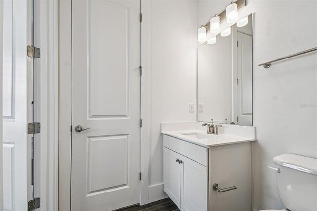 Building Photo - 1951 Risby Aly