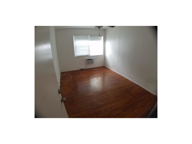 Building Photo - 9064 Collins Ave