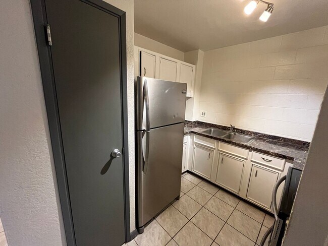 Building Photo - Acacia Park (Pearl City) - 2 bedrooms, 1 bathroom, 1 parking, AC, full size washer/dryer