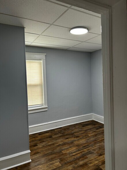Building Photo - 717 Mercer Ave