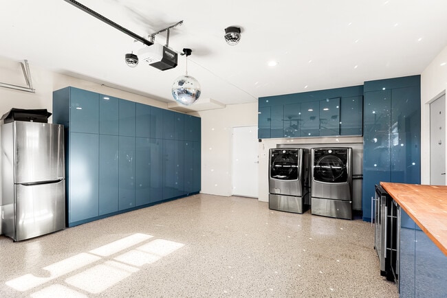 Building Photo - 3156 Dona Emilia Dr