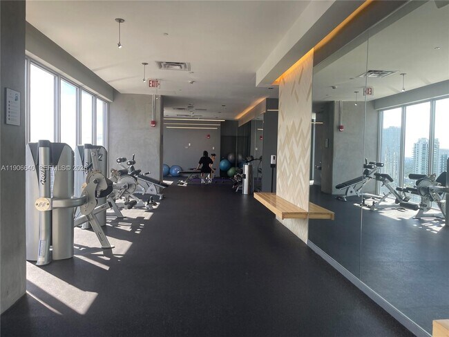 Building Photo - 151 SE 1st St