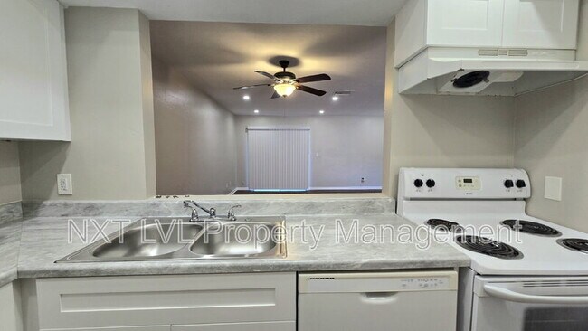 Building Photo - 3313 Skyline Blvd