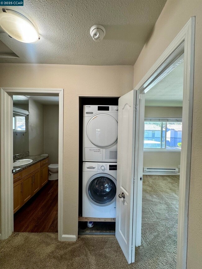 Building Photo - 315 Masters Ct