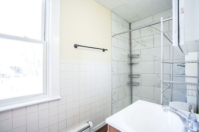 Building Photo - 15 Casimir St