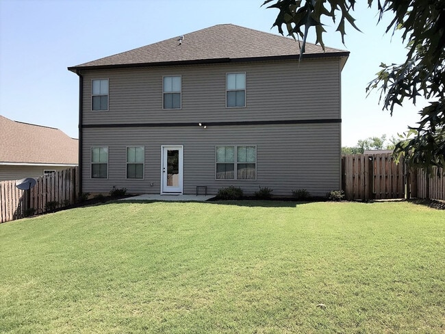 Building Photo - 129 Oliver Hardy Ct