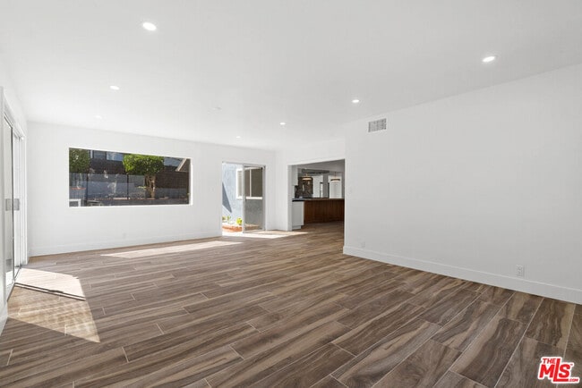 Building Photo - 5266 Veronica St