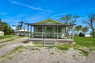 Building Photo - 17111 River Rd