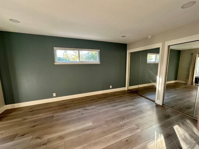 Building Photo - Cupertino Hills