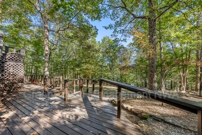 Building Photo - 8984 Falls Hollow Rd