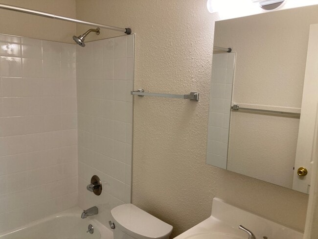 Building Photo - BEAUTIFUL 3-BR, 2-BA Condo with Everything Completely Remodeled! Everything Brand New! Views of O...