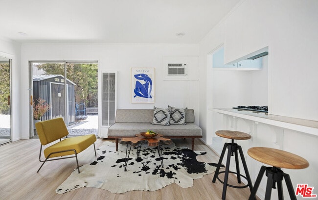 Building Photo - 11465 Cumpston St