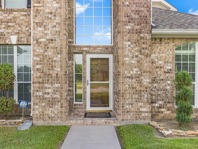 Building Photo - 21402 Hannover Forest