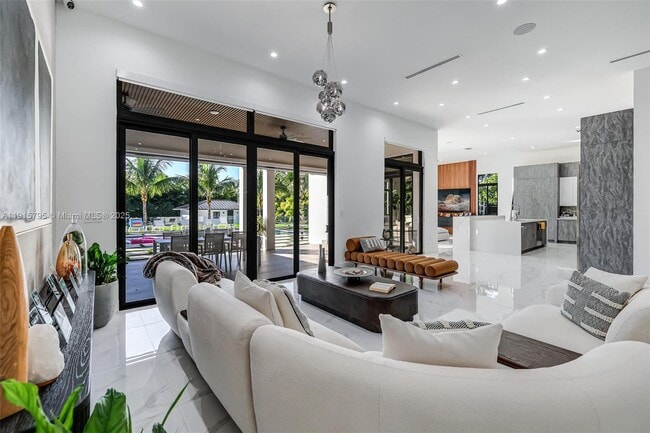 Building Photo - 250 NW 129th Ave