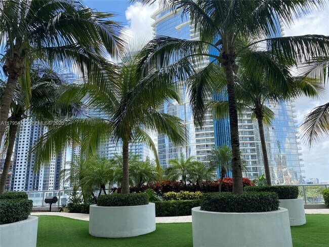 Building Photo - 888 Biscayne Blvd