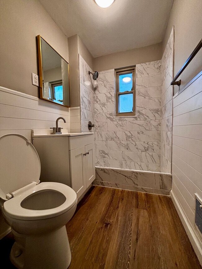 Building Photo - ONE MONTH FREE! Ask us how! Newly Renovated 2 bedroom in Fairborn! Close to Wright Patt and I-675