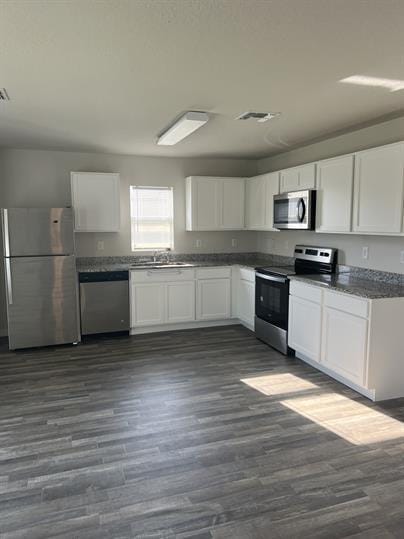 Building Photo - 26485 Mary Ave