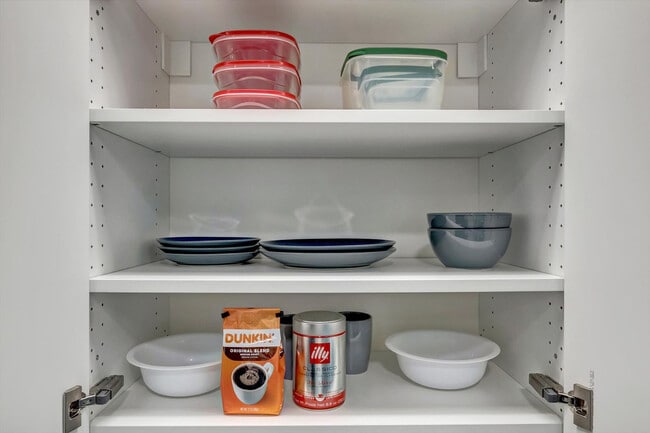 Building Photo - 8303 Palm Pkwy