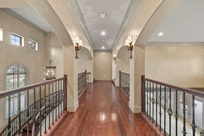 Building Photo - 2102 Countryshire Ln
