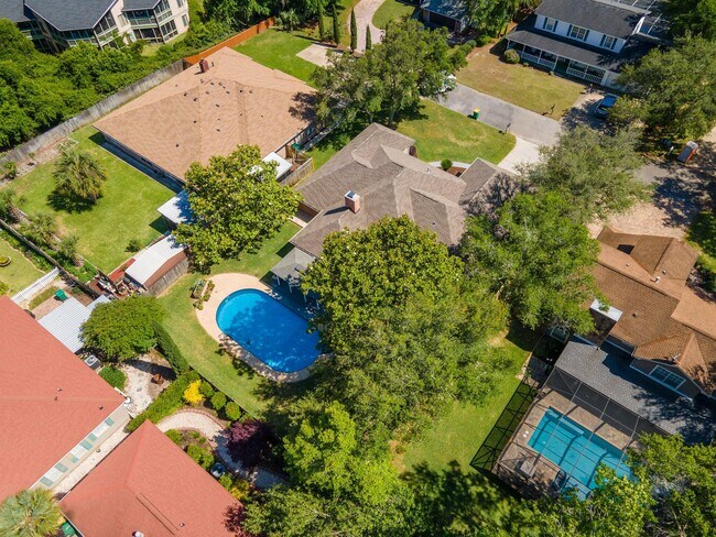 Building Photo - 508 Garden Oaks Cove
