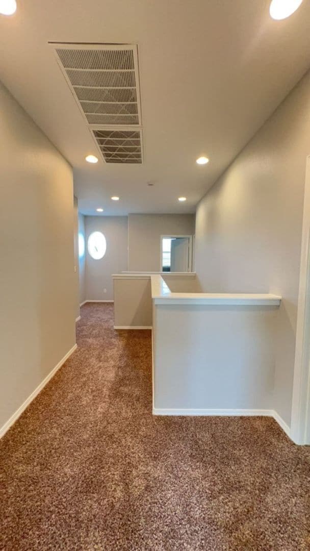 Building Photo - 714 W Riviera Ln