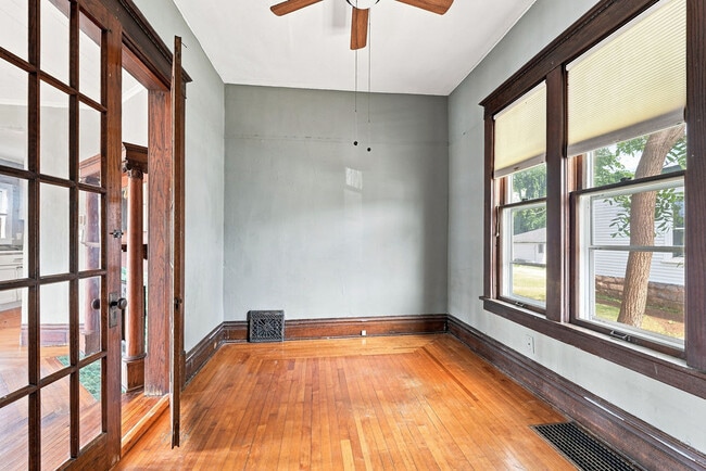 Building Photo - 314 Otter Ave